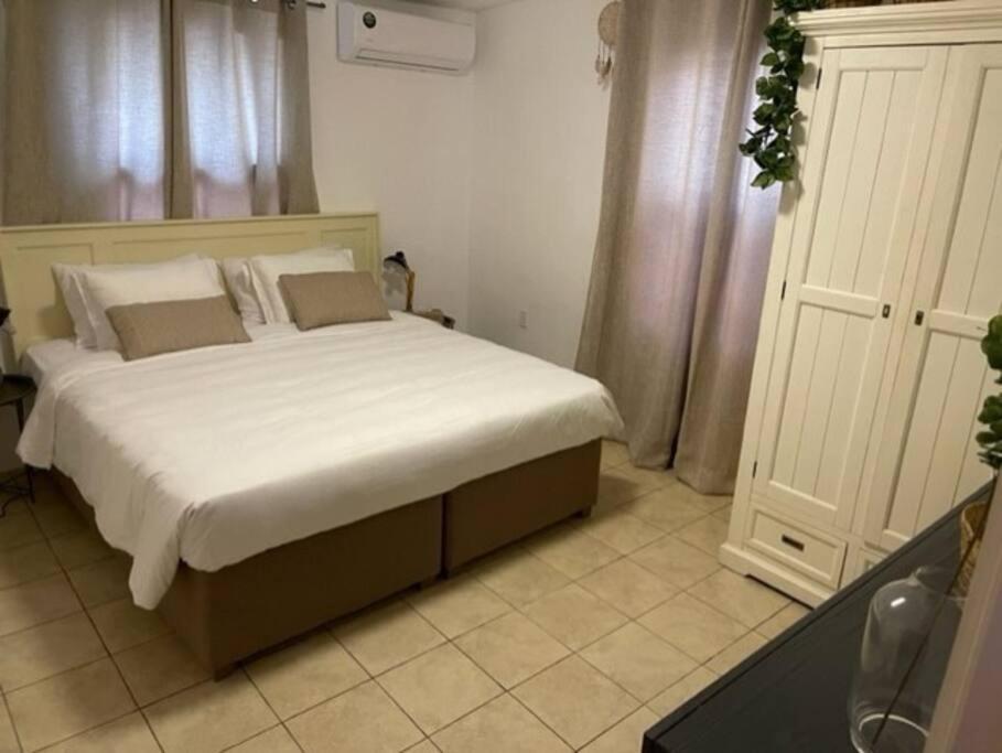 Villa Susanna 3 Bedroom 2 Bathroom House Sleeps 6Plus Willemstad Dış mekan fotoğraf