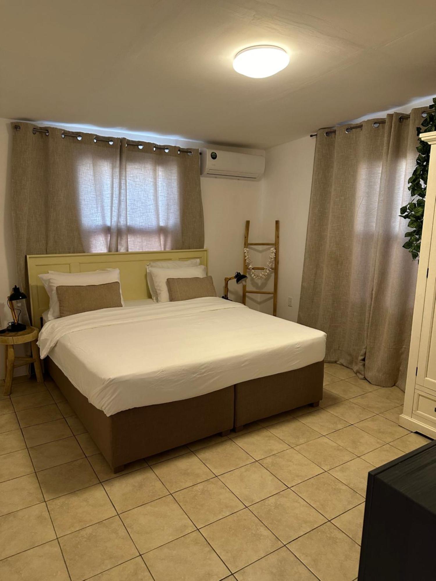 Villa Susanna 3 Bedroom 2 Bathroom House Sleeps 6Plus Willemstad Dış mekan fotoğraf