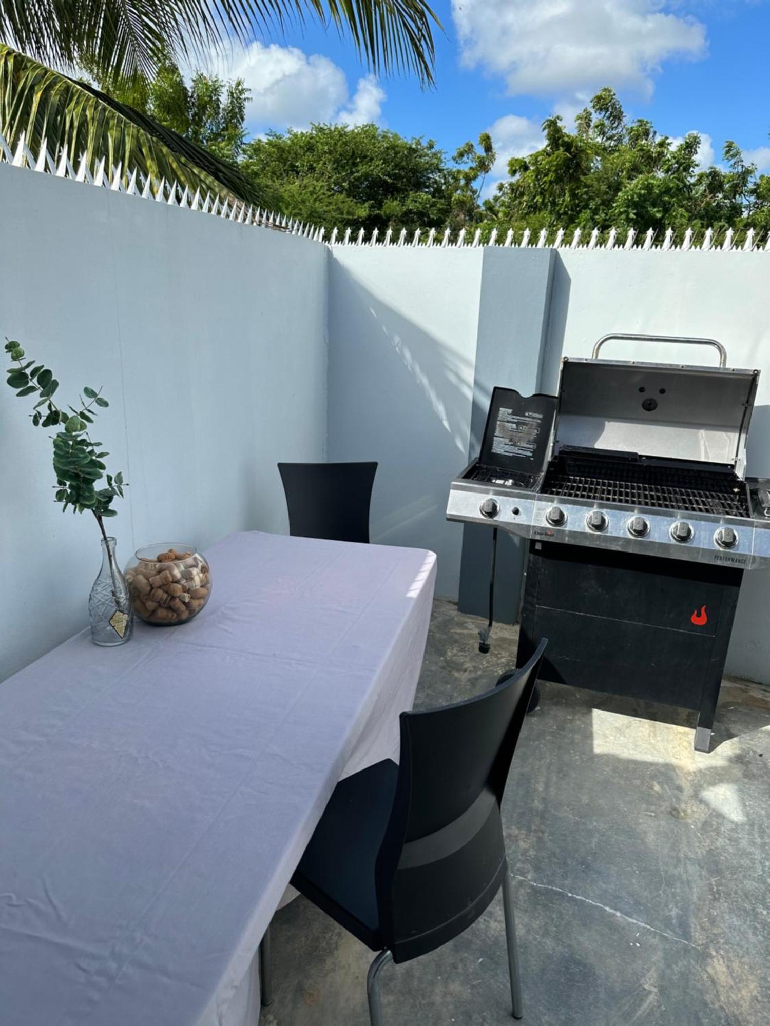 Villa Susanna 3 Bedroom 2 Bathroom House Sleeps 6Plus Willemstad Dış mekan fotoğraf