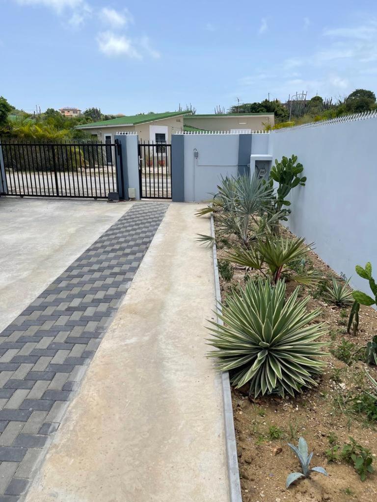Villa Susanna 3 Bedroom 2 Bathroom House Sleeps 6Plus Willemstad Dış mekan fotoğraf